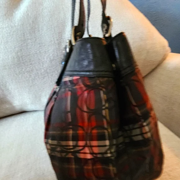 Vintage Coach Tartan Plaid Black & Red Shoulder Bag Purse Tote Bag - Picture 7 of 11